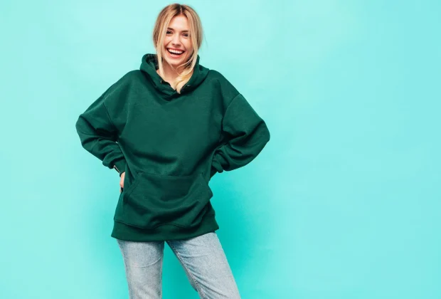 damskie bluzy z kapturem - stylizacje, które są na czasie